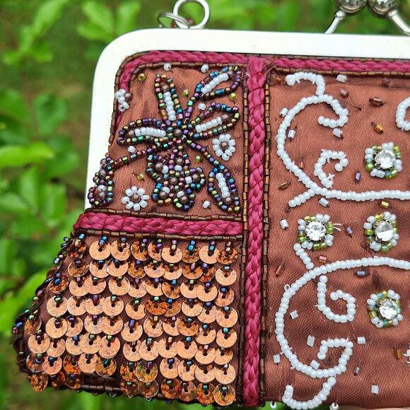 Handbeaded Sequin Kiss Lock Mini Purse Beaded Handle Floral Embellished Handbag - Picture 3 of 15